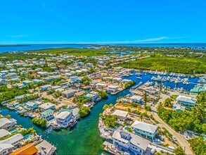 67 Coral Dr in Key Largo, FL - Building Photo - Building Photo