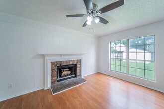 2500 Country Creek Ln in Fort Worth, TX - Building Photo - Building Photo