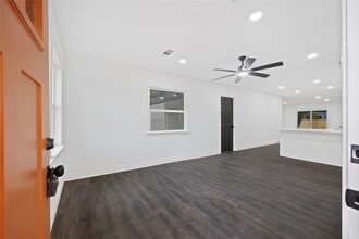 125 Bolden St in Houston, TX - Foto de edificio - Building Photo