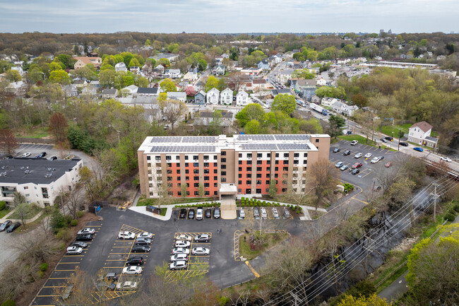 The Falls at River Point in Providence, RI - Foto de edificio - Building Photo