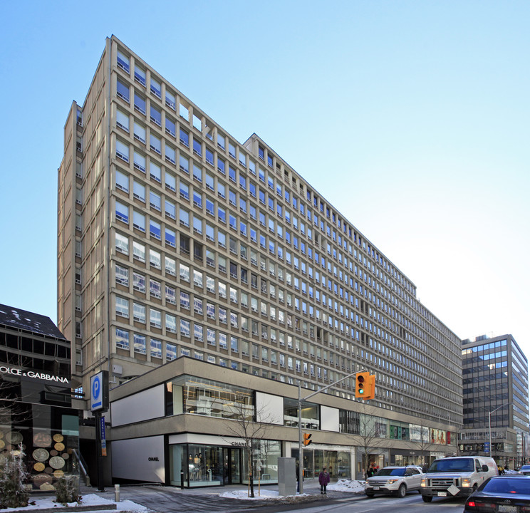 The Colonnade in Toronto, ON - Building Photo