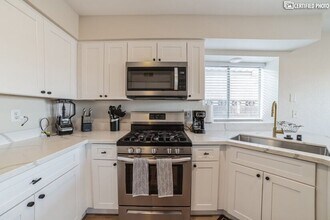 884 Carnival Ave in Las Vegas, NV - Building Photo - Building Photo