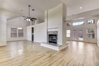 8518 Linda Vista Dr in Rowlett, TX - Building Photo - Building Photo