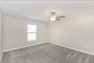 8633 40th Cir E in Palmetto, FL - Building Photo - Building Photo