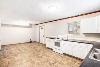 2228 Orchard St in Lincoln, NE - Building Photo - Building Photo