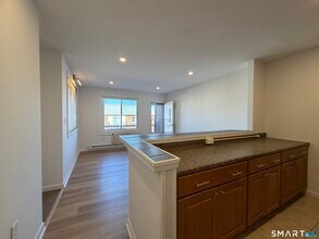 69 Cove Rd in Stamford, CT - Building Photo - Building Photo