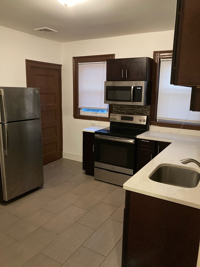 98 Topliff St, Unit 1 in Boston, MA - Building Photo - Building Photo