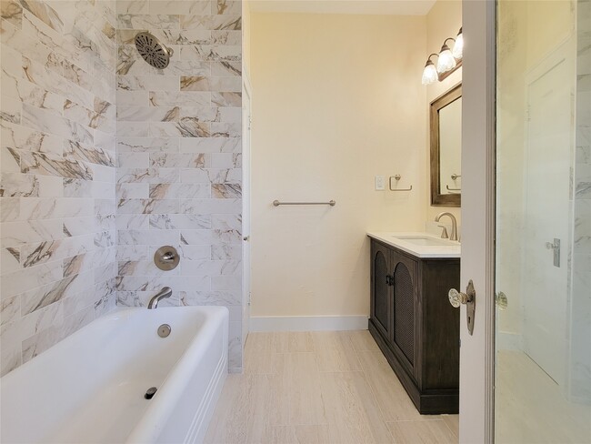 property at 1502 S Market St