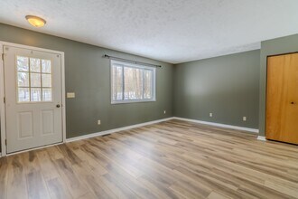 5332 Maple Grove Rd in Lake Ann, MI - Building Photo - Building Photo