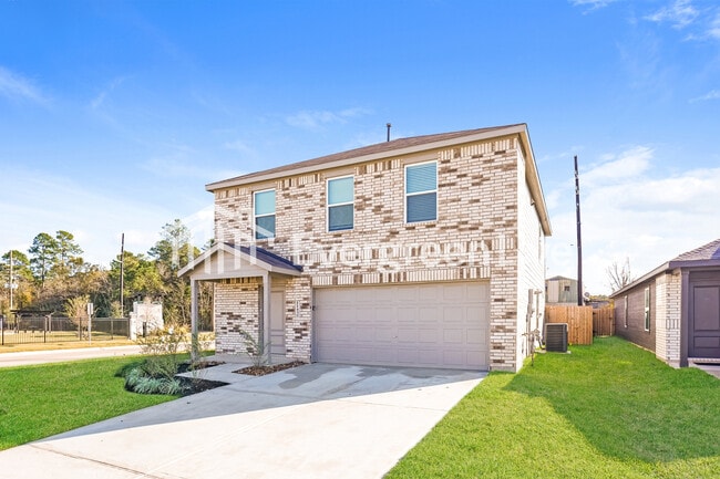 11430 W Bluff Dr in Magnolia, TX - Building Photo - Building Photo