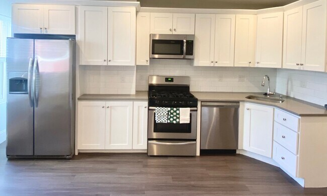 149 Cottage St, Unit 3 in Boston, MA - Building Photo - Building Photo