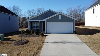 476 Thomas Aly in Moore, SC - Building Photo