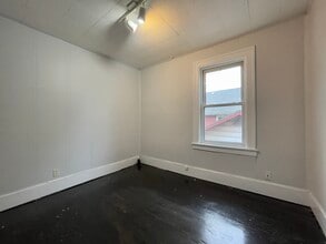 452 Vera Pl in Windsor, ON - Building Photo - Building Photo
