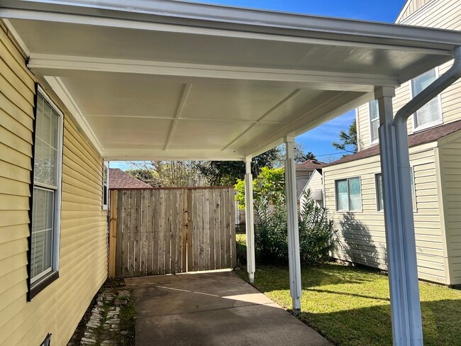 4390 Harvest Ln in Houston, TX - Building Photo - Building Photo