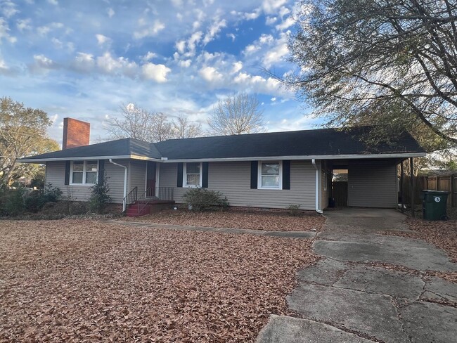 property at 521 Avalon Pl