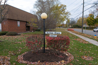 Sutton Place Condominiums in Niagara Falls, NY - Building Photo - Building Photo