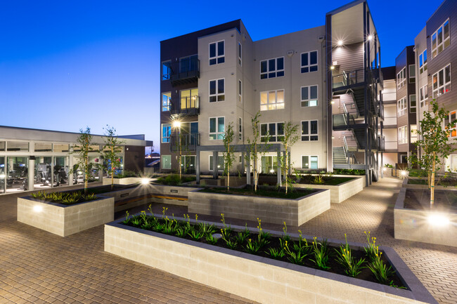 Viewpoint in Berkeley, CA - Building Photo - Building Photo