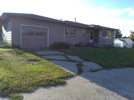 201 S Western Ave, Unit 201 in Sioux Falls, SD - Building Photo