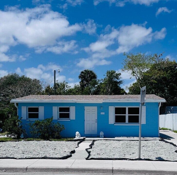 517 N 25th St in Fort Pierce, FL - Building Photo