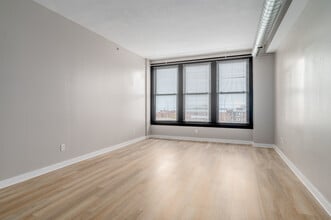 Marshall Place Apartments in Cleveland, OH - Building Photo - Interior Photo