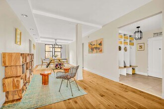 320 W 89th St in New York, NY - Building Photo - Building Photo