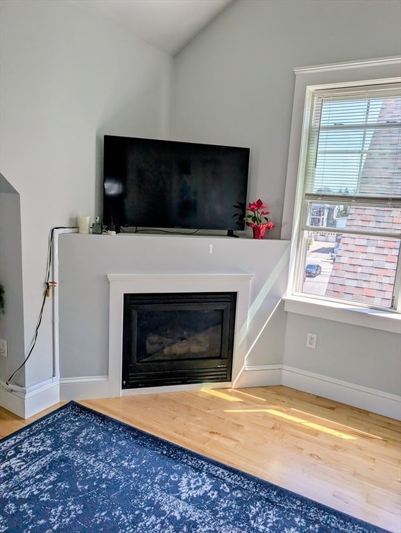 8 Conrad St in Boston, MA - Foto de edificio - Building Photo