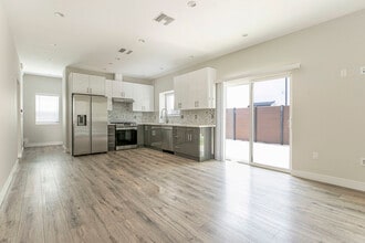 10938 Nettleton St in Sun Valley, CA - Building Photo - Building Photo