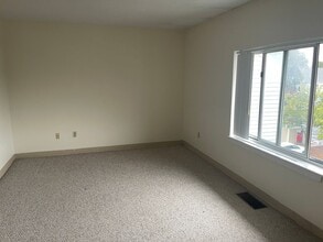 152 N Beacon St in Boston, MA - Foto de edificio - Building Photo