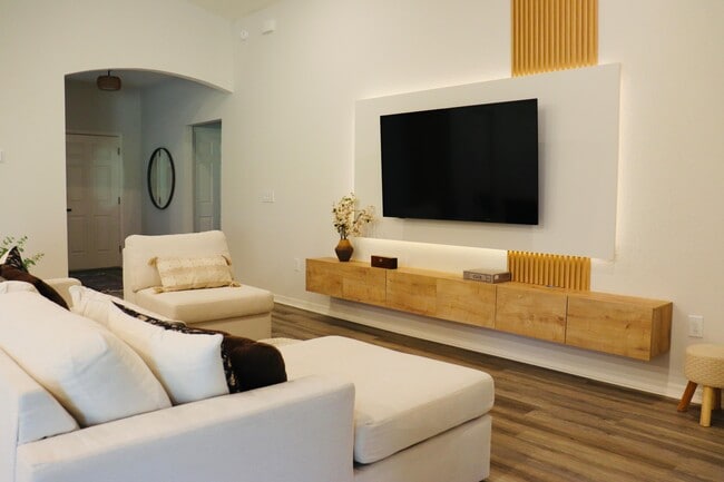 property at 1008 Mountain Flower Ln