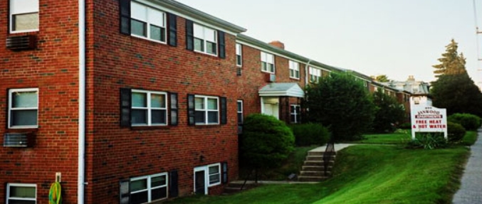 Janwood Apartments in Downingtown, PA - Building Photo