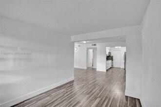 2100 Service Rd in Opa Locka, FL - Building Photo - Building Photo