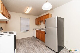 1703 Cedarhill Dr in Killeen, TX - Foto de edificio - Building Photo