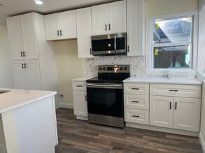 1607 Lansford Ave in Dallas, TX - Foto de edificio - Building Photo