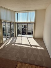 1353 S. Carmelina Ave (UDA08) in Los Angeles, CA - Foto de edificio - Building Photo