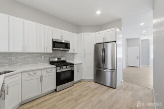 327 S Orange Ave in Newark, NJ - Building Photo - Building Photo