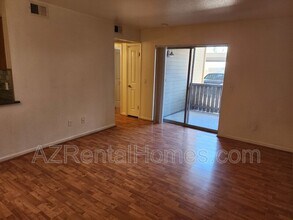 200 E Southern Ave in Tempe, AZ - Foto de edificio - Building Photo