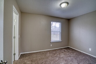 Keystone Townhomes in Mannford, OK - Building Photo - Building Photo