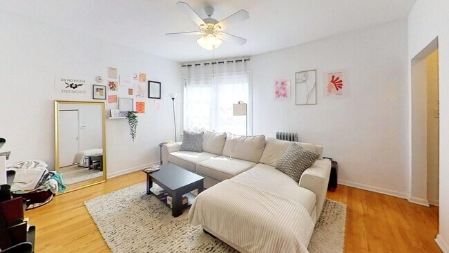 738 W Aldine Ave in Chicago, IL - Building Photo - Building Photo