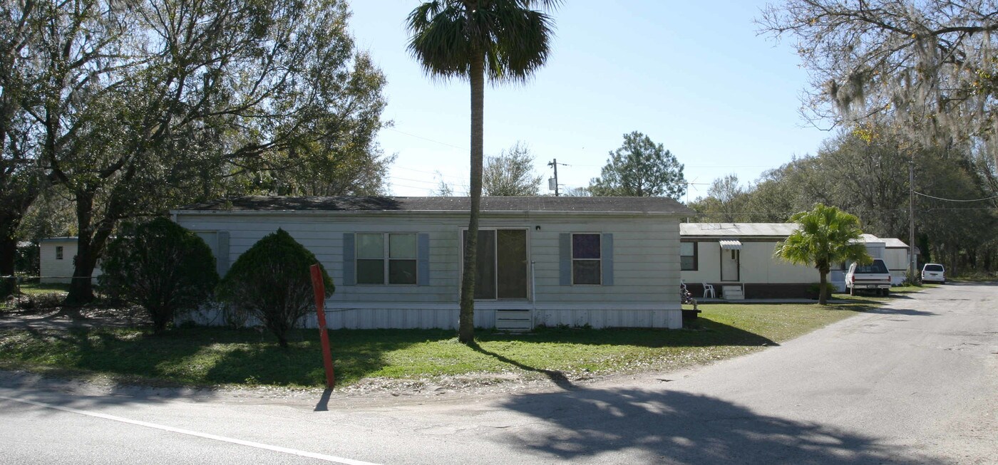 Briarwood Estates in Lakeland, FL - Foto de edificio
