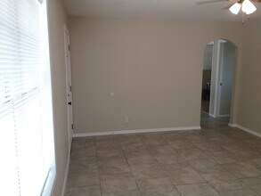 1025 Valley View St in Granbury, TX - Building Photo - Building Photo