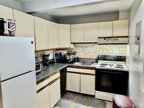 10 Linda Ln in Boston, MA - Building Photo - Building Photo