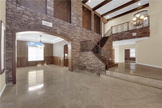 10057 Portula Valley St in Las Vegas, NV - Building Photo - Building Photo