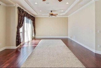 5590 W Grant Line Rd in Tracy, CA - Foto de edificio - Building Photo