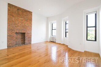 Spacious 2 BR in Heart of Park Slope in Brooklyn, NY - Building Photo - Building Photo