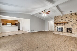 1910 Aspen Dr in Lewisville, TX - Building Photo - Building Photo