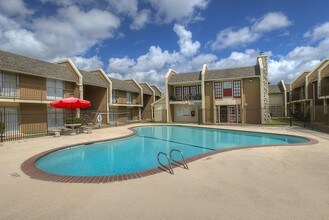 Quay Point Apartments in Houston, TX - Building Photo - Building Photo