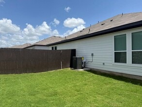 224 Schrader Dr in Buda, TX - Building Photo - Building Photo