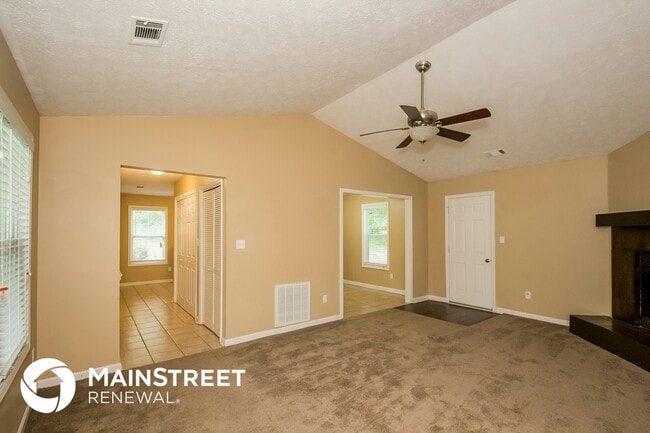 7685 Mountain Creek Way in Douglasville, GA - Foto de edificio - Building Photo