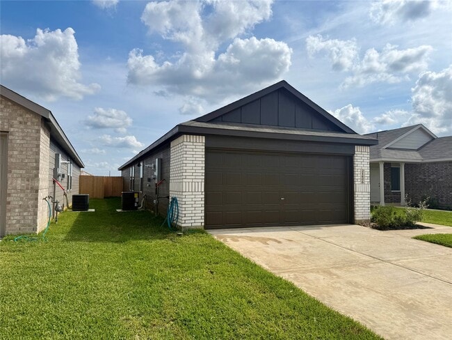 property at 21606 Cottonwood Mdws Trl