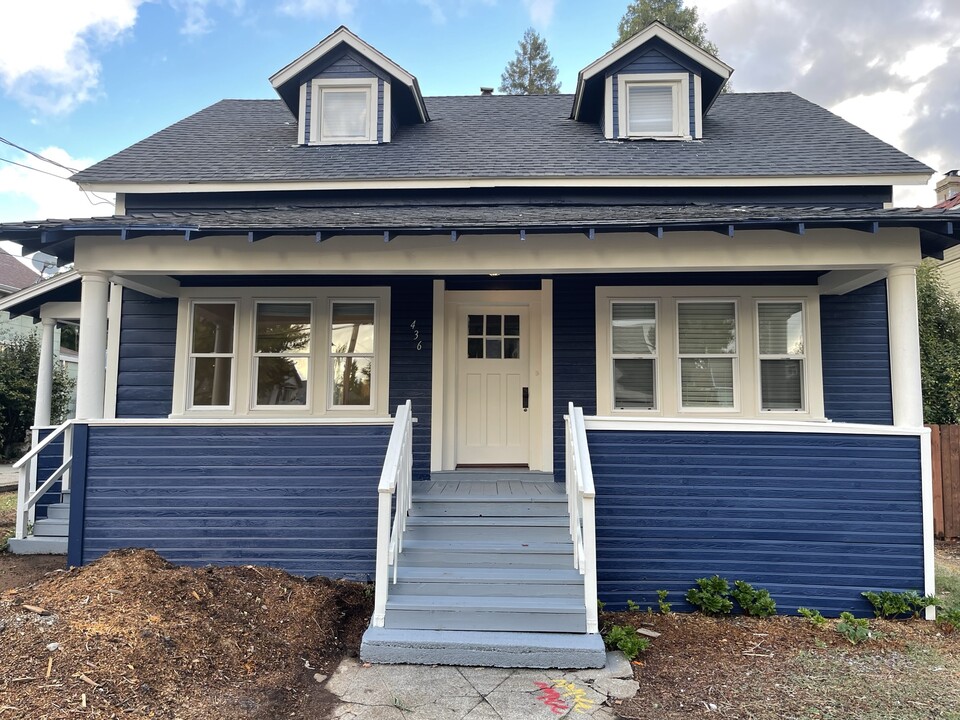 436 W Main St in Grass Valley, CA - Building Photo